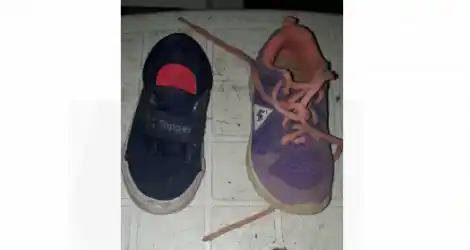 Encontraron zapatillas de niño