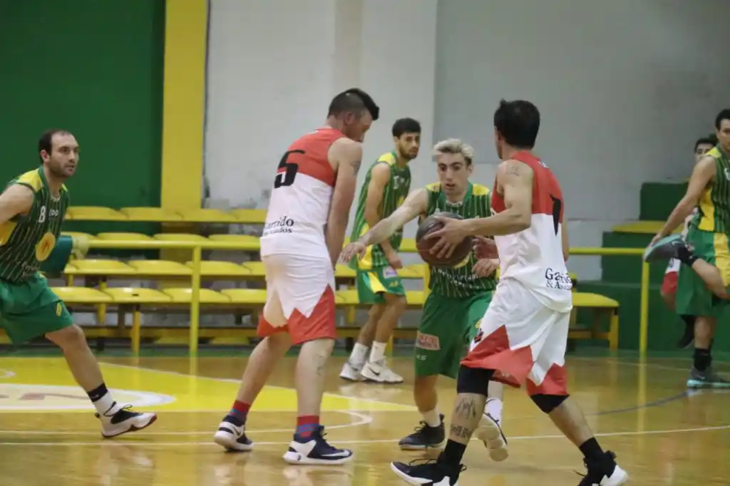 Independiente ganó en Tres Arroyos y es líder