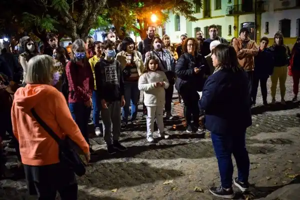 Exitosa convocatoria en la doble función de visitas guiadas dramatizadas en la Casa de Casco