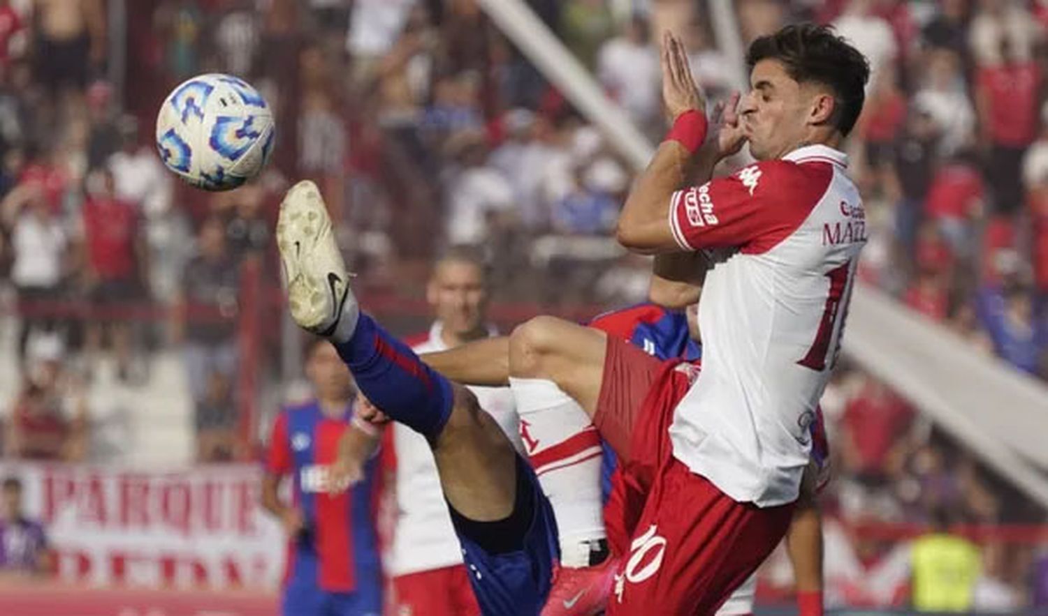 San Lorenzo perdió ante Huracán en el clásico y terminó con su invicto en el Torneo Apertura 2025