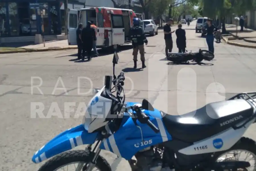 Accidente en Bv. Roca: un hombre fue trasladado al Hospital Dr. Jaime Ferré
