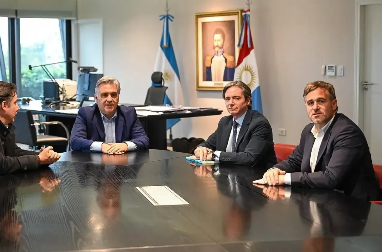 "La política pública más transformadora es la educación", enfatizó Achával.