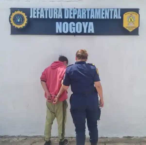 Aprehensión por hurto y violación de domicilio en flagrancia en un domicilio local