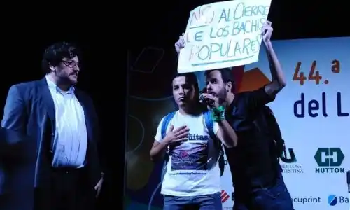 La Feria del Libro comenzó con un "escrache" de estudiantes y docentes