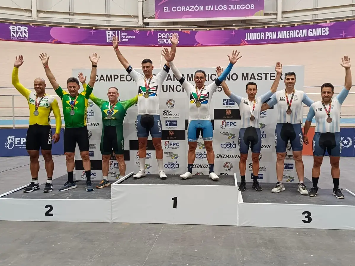 Lázaro Villaruel se trajo cuatro medallas de Paraguay.