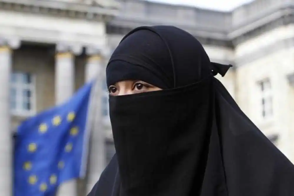 Noruega busca prohibir el uso del burka en escuelas