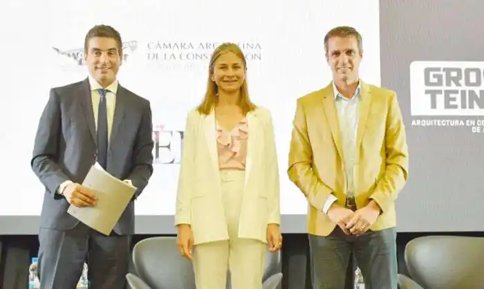 Mientras Cresto habló sobre  la histórica inversión en obra  pública en la provincia,  Frigerio faltó a la muestra