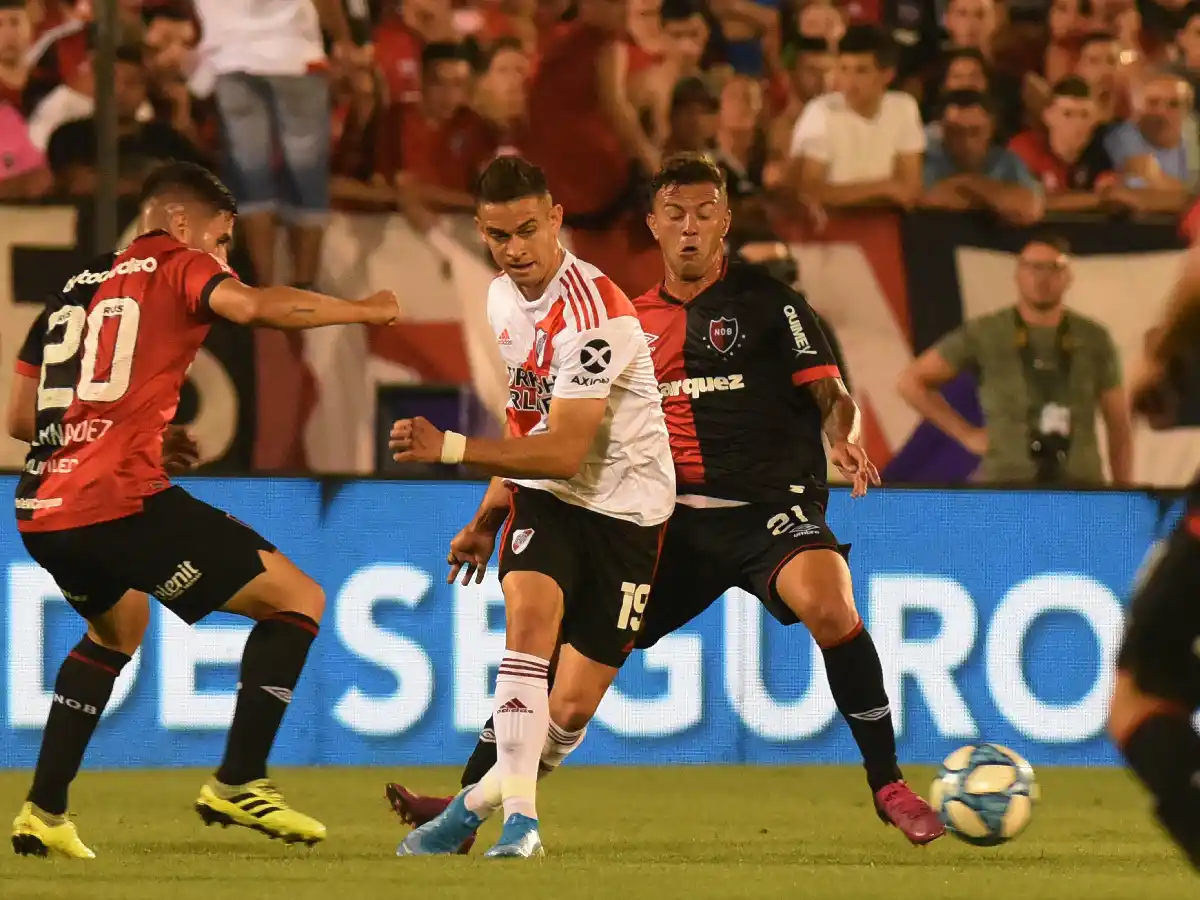 River se despertó a tiempo y triunfó en Rosario