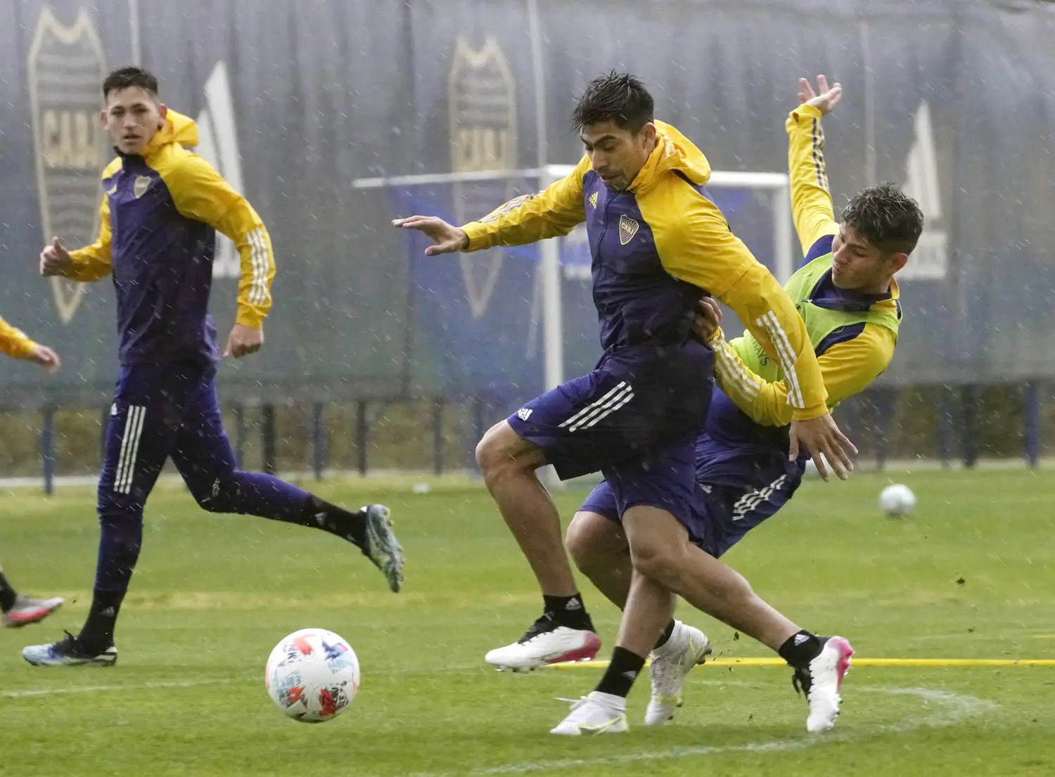 Juan Ramírez será titular en el conjunto xeneize.