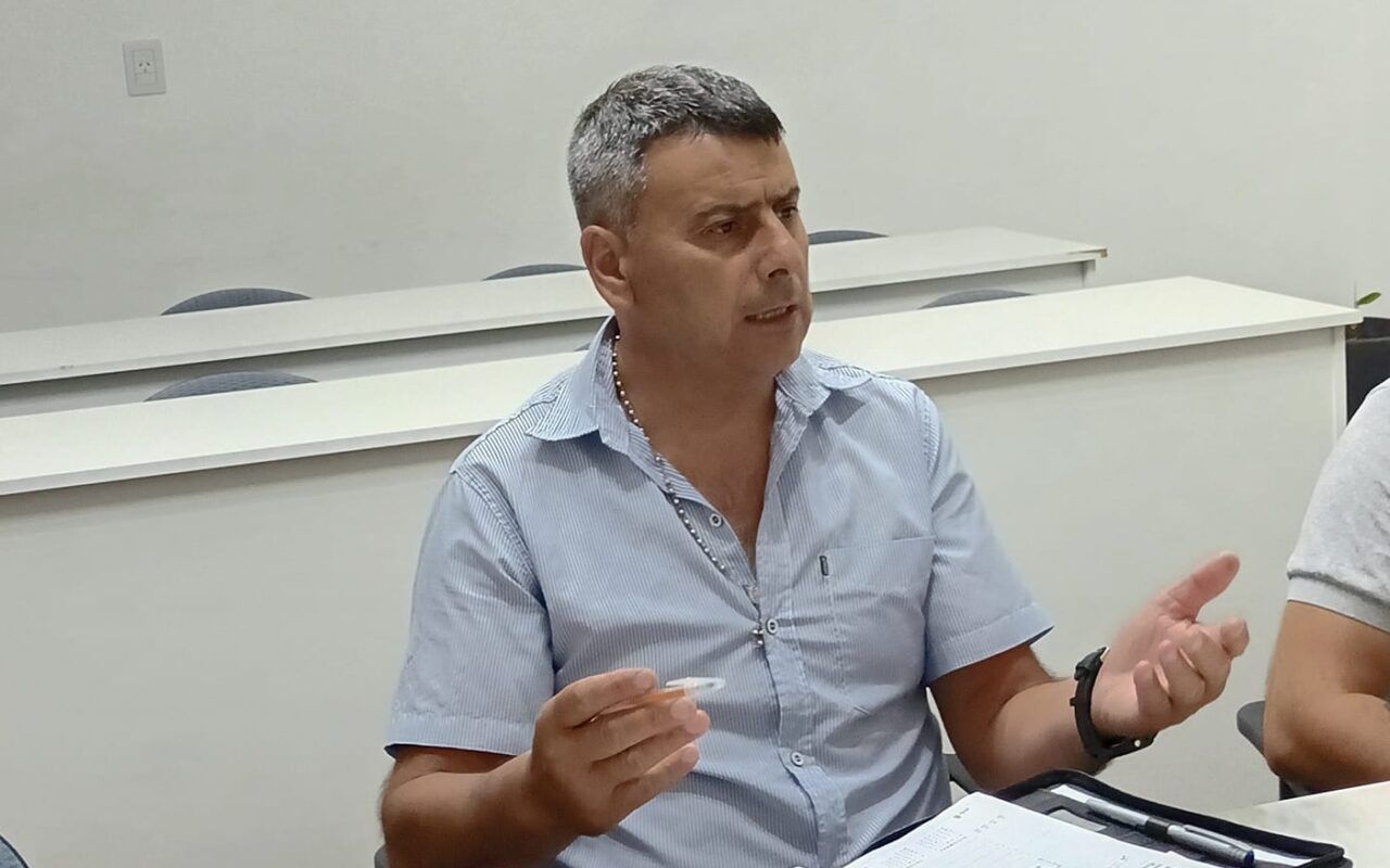 Paro de municipales: Arigoni responsabiliza al gobierno provincial y garantiza guardias mínimas en los servicios