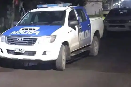 Perverso: Un hombre fue descubierto mientras violaba a su hija dentro de un auto en Pilar