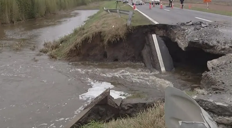 Temporal: La inundación destruyó tramo de la Ruta 8