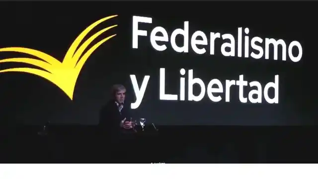 El ministro Caputo habló en el evento de la Fundación Federalismo y Libertad, en Tucumán.