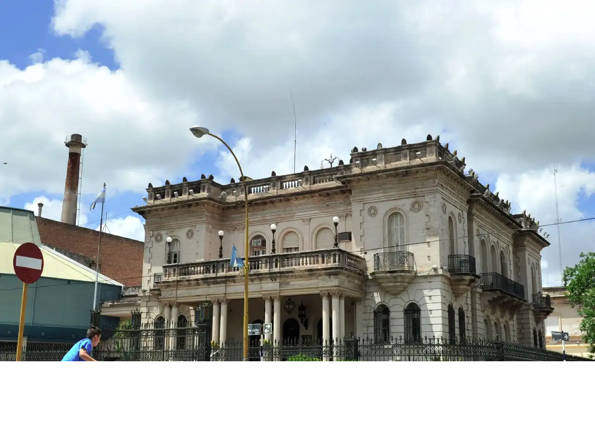 Habrá asueto administrativo mañana desde  las 12 en la municipalidad