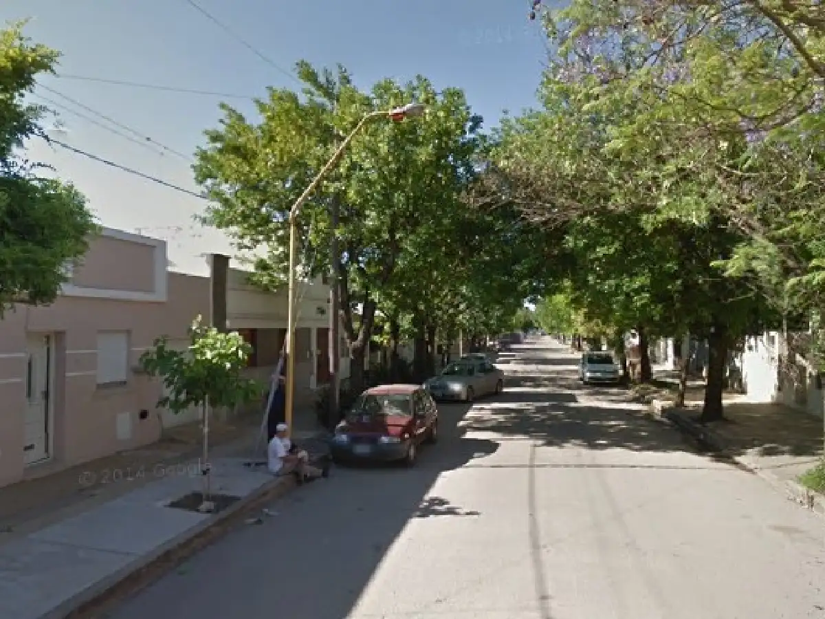 Motociclista lesionado al chocar con automóvil