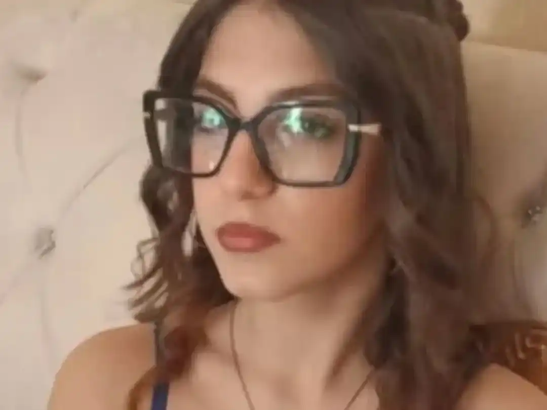 Sus amigas y profesores la describieron como una joven alegre, estudiosa, apreciada y soñadora.