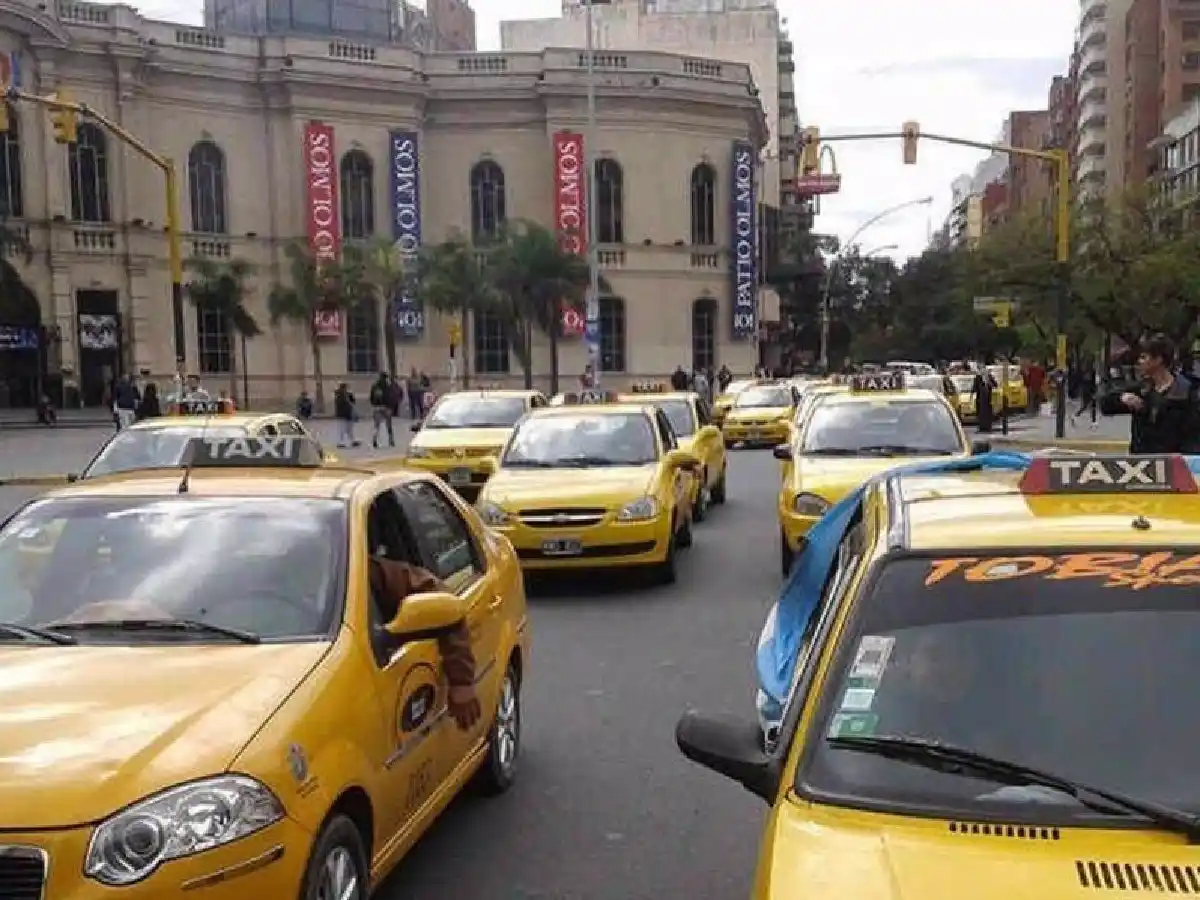 Suba en la tarifa de taxis y remises en la capital cordobesa 