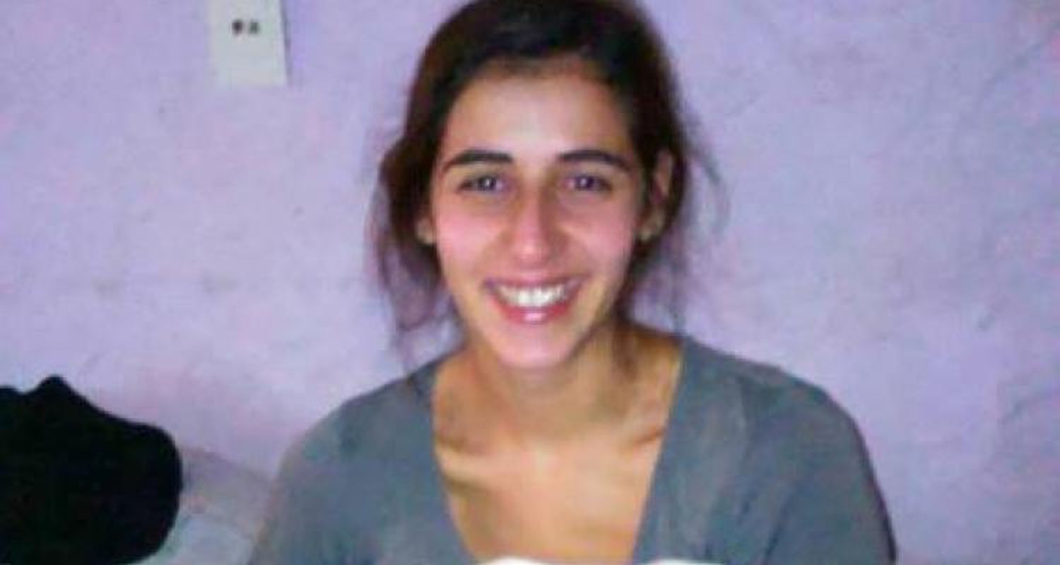 Dieron el alta a la joven que golpeó su cabeza cuando la atacó un motochorro