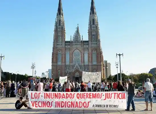 La Coalición Cívica marchará con los "indignados" a un mes del temporal en La Plata