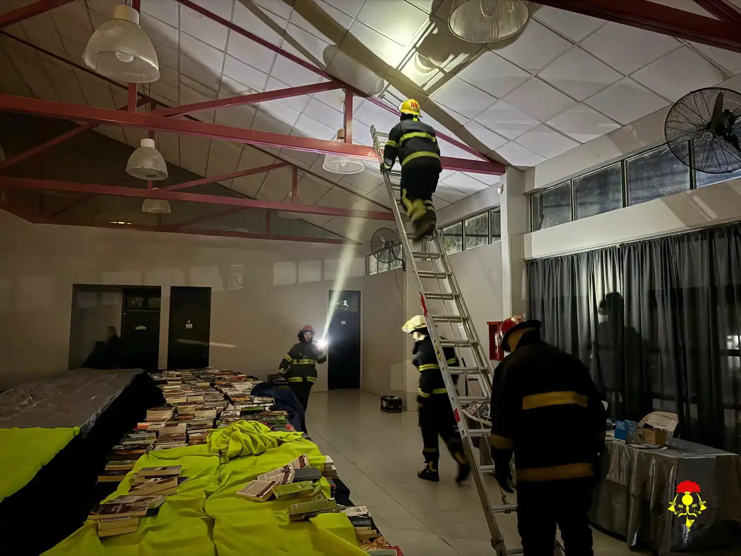 Principio de incendio en la Escuela N° 60 Bicentenario de Crespo: se evitó una tragedia mayor gracias a la rápida intervención