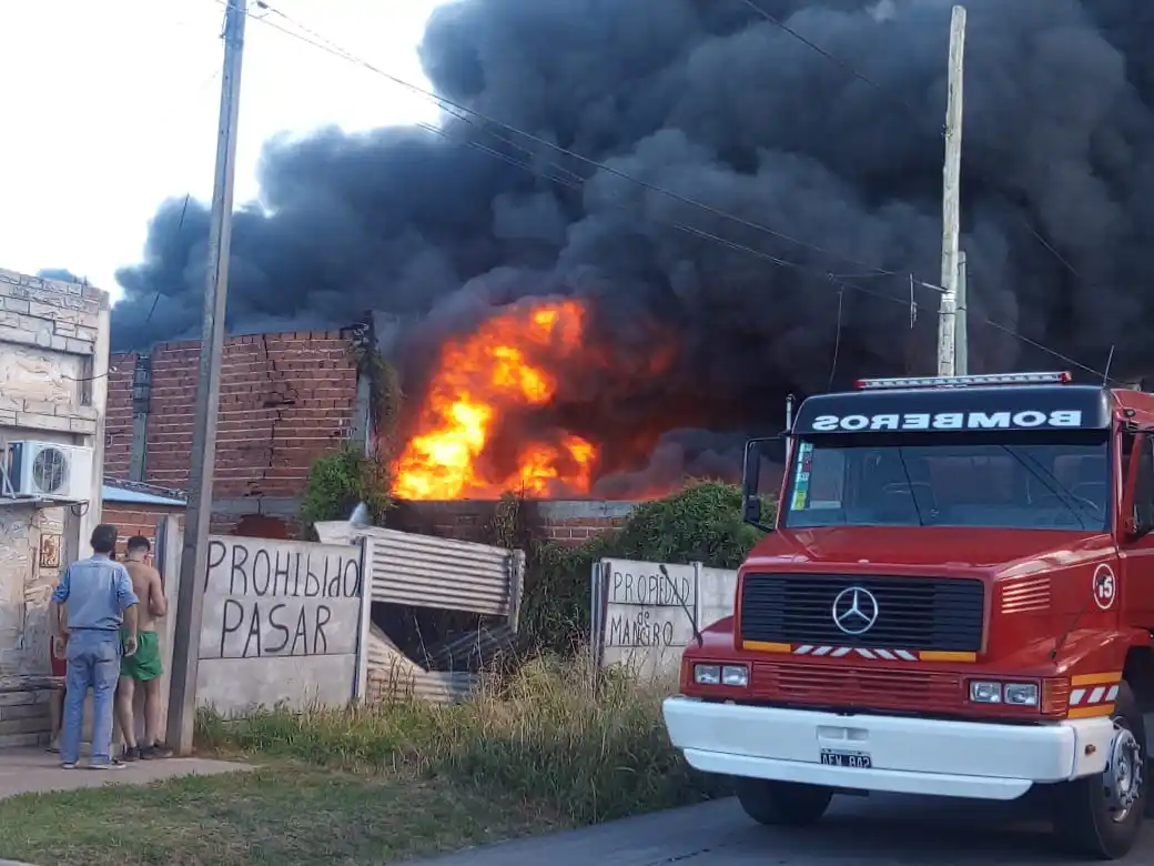 Incendio en el Galpón de Melgar: 21 años de silencio que terminaron en fuego descontrolado