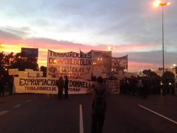 Trabajadores gráficos cortan Panamericana