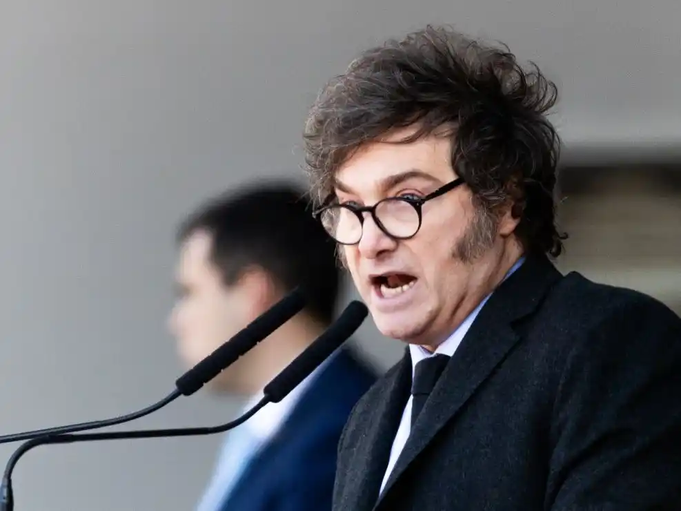 Milei recorta la Ley de Identidad de Género, pero no la deroga.