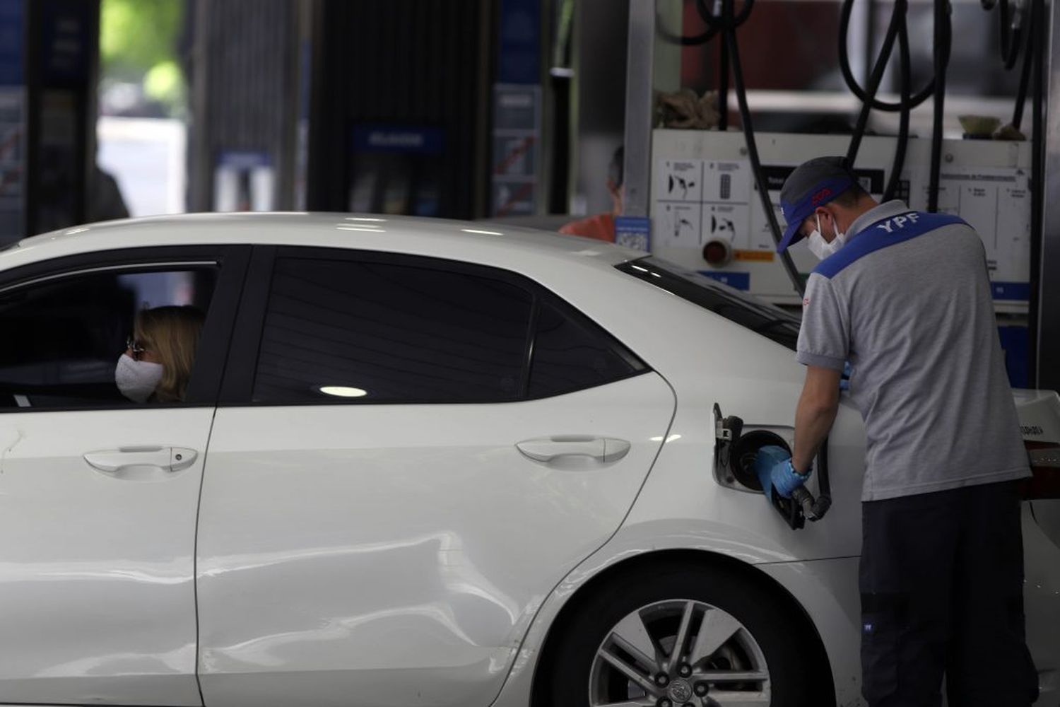 Tras el aumento de YPF, Shell también incrementó los precios