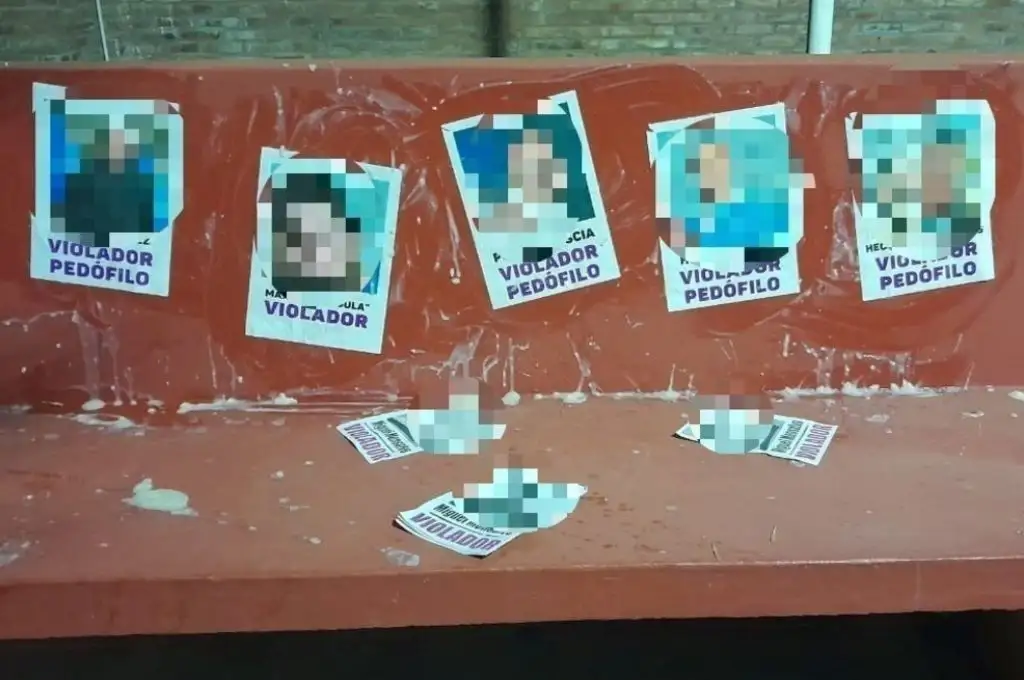 Un pueblo santafesino apareció empapelado con la cara de supuestos violadores y pedófilos