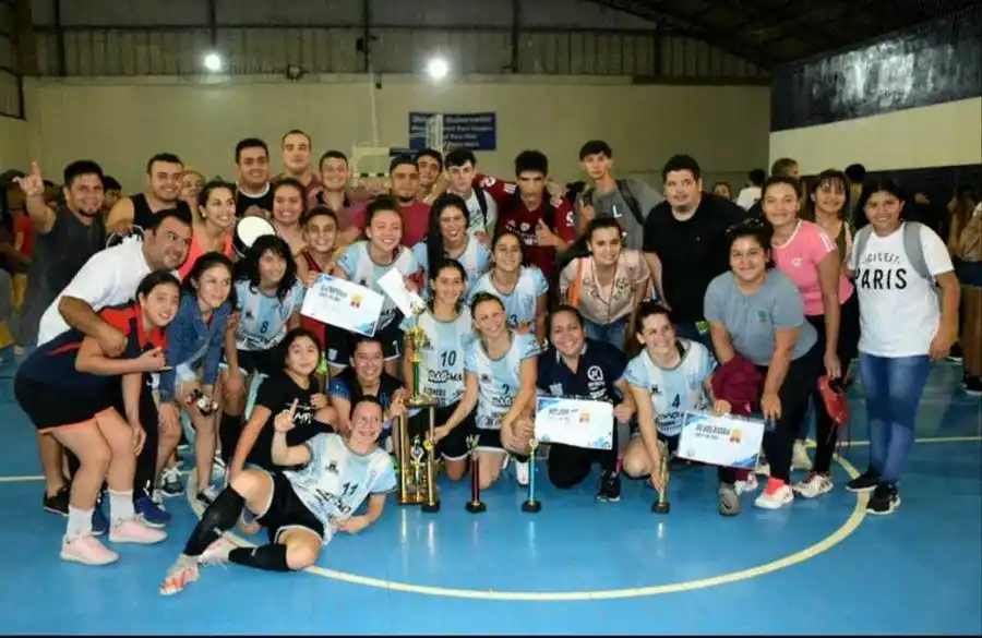 Luis Jorge Fontana celebró sus
106 años de vida institucional
