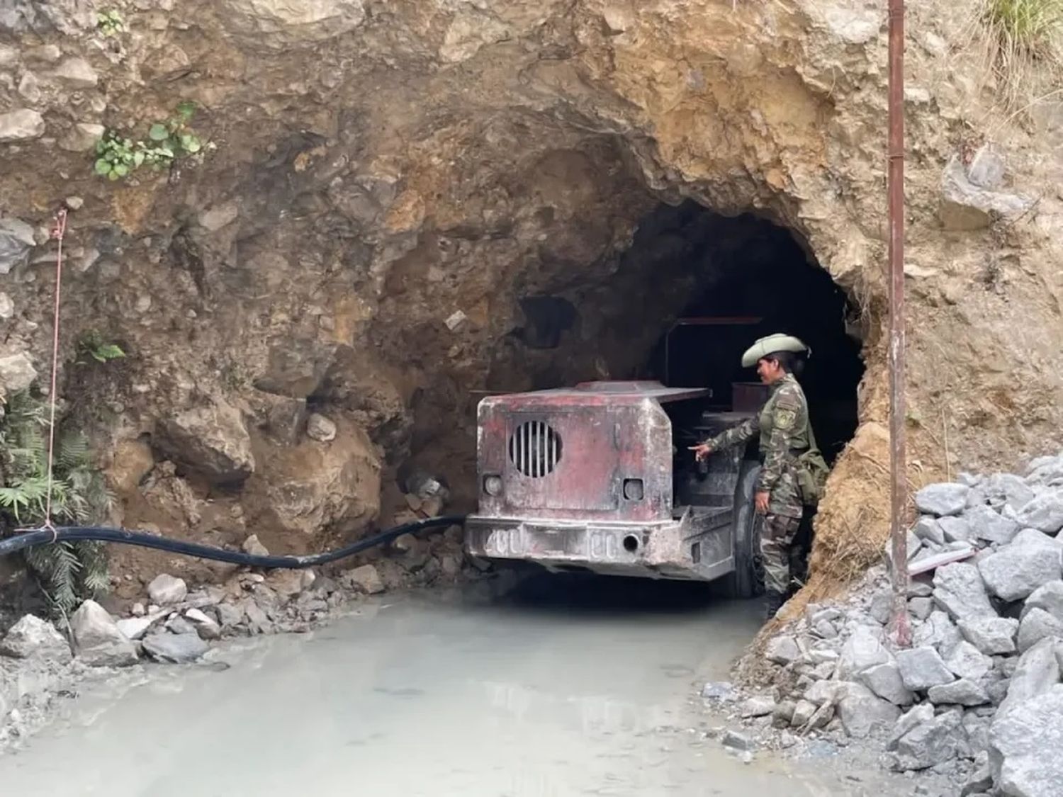 La fosa común se halló dentro de la mina de una zona montañosa de la provincia de Pataz.