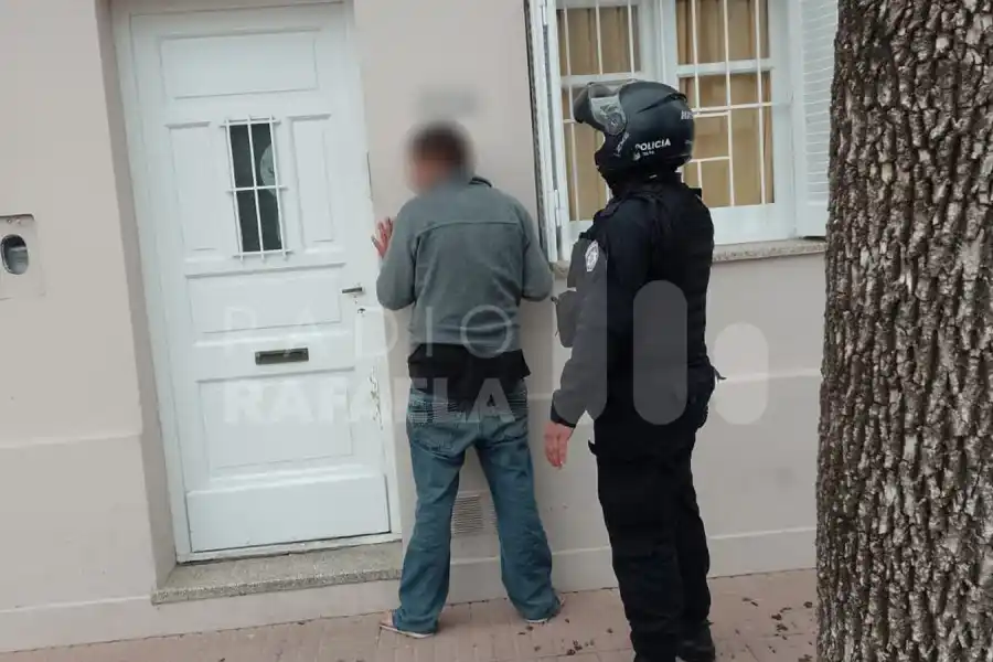 Muy violento, agredió a comerciantes y exigió plata a peatones: detuvieron al reconocido agresor