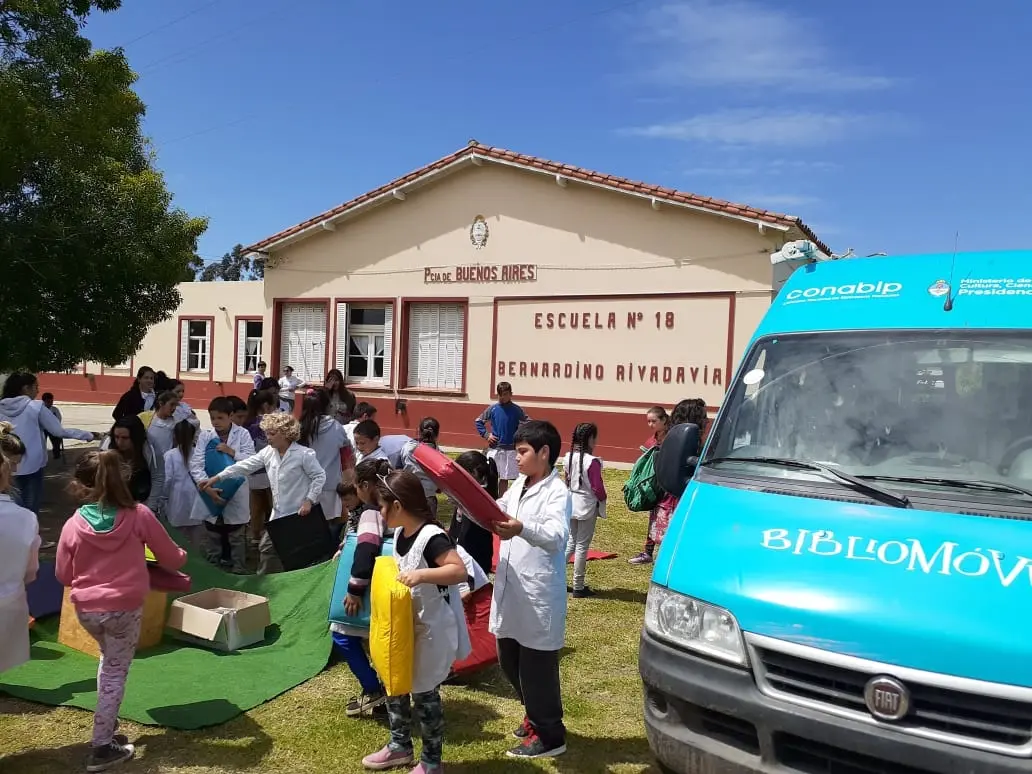 El Bibliomóvil y Ciudad  Frutal en Santamarina
