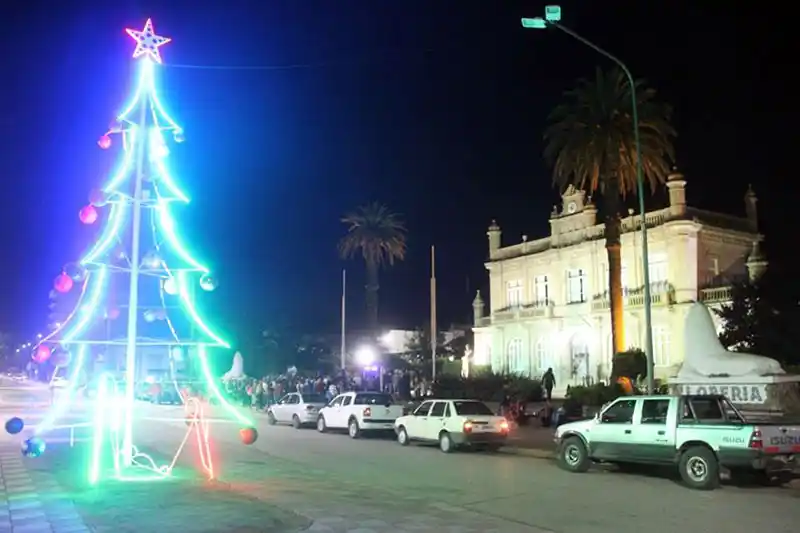 LOBERIA: Actividades para jóvenes en la plaza Mitre