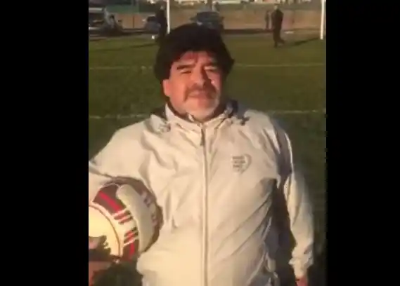 En un video, Diego avisó que no está deprimido y prometió: ''Vuelvo por la FIFA''