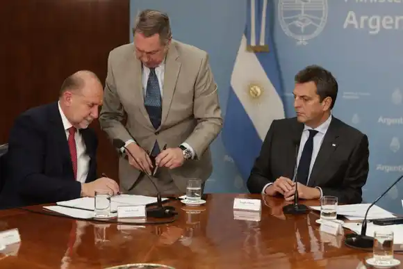 "Trabajamos sobre obras estratégicas vinculadas a la producción, como son los gasoductos"