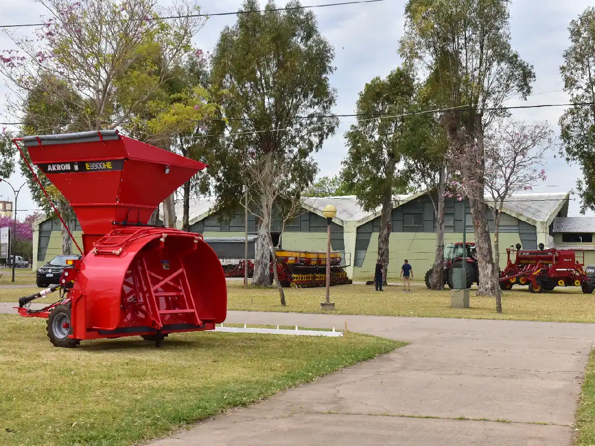 “Motores en marcha” en el predio de la Rural     