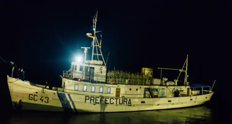 Llega al puerto “Mandubí”, el buque escuela de la Prefectura