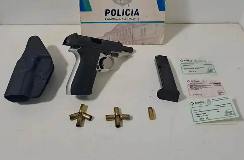 Le disparó desde la camioneta a dos vecinos: estaba alcoholizado con 2.30