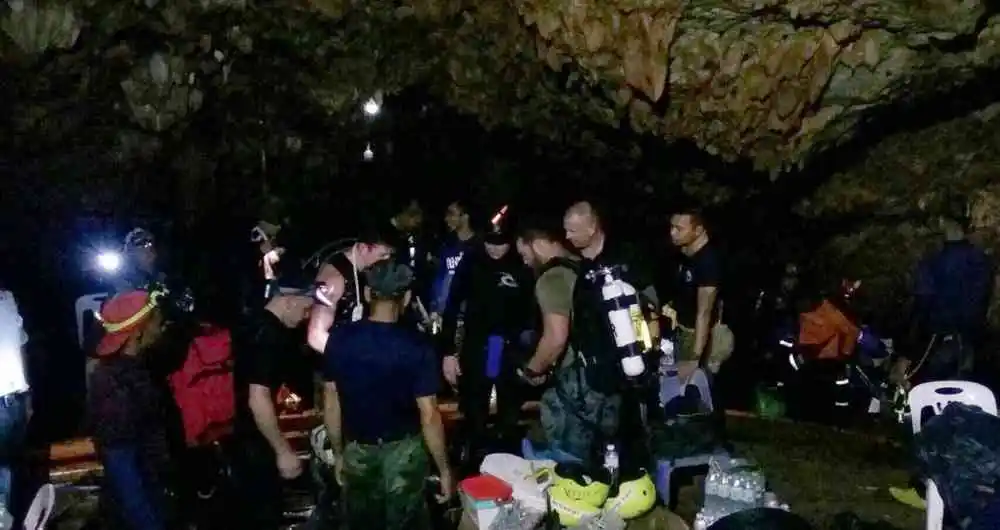 Tailandia logró rescatar a los 13 chicos atrapados en una cueva