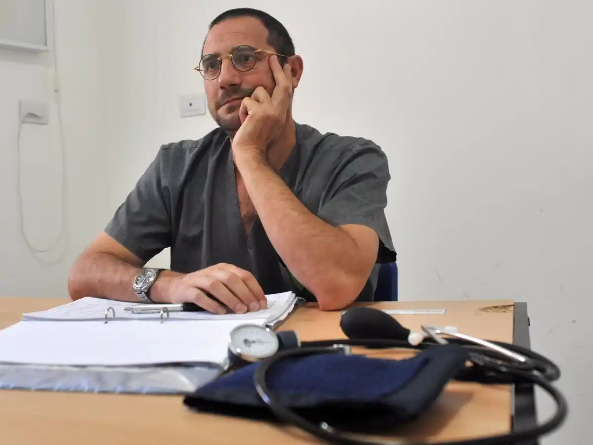 Padres que festejaron trabajando: de guardia en el Hospital 