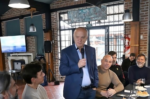 El candidato a gobernador Néstor Grindetti visita San Pedro