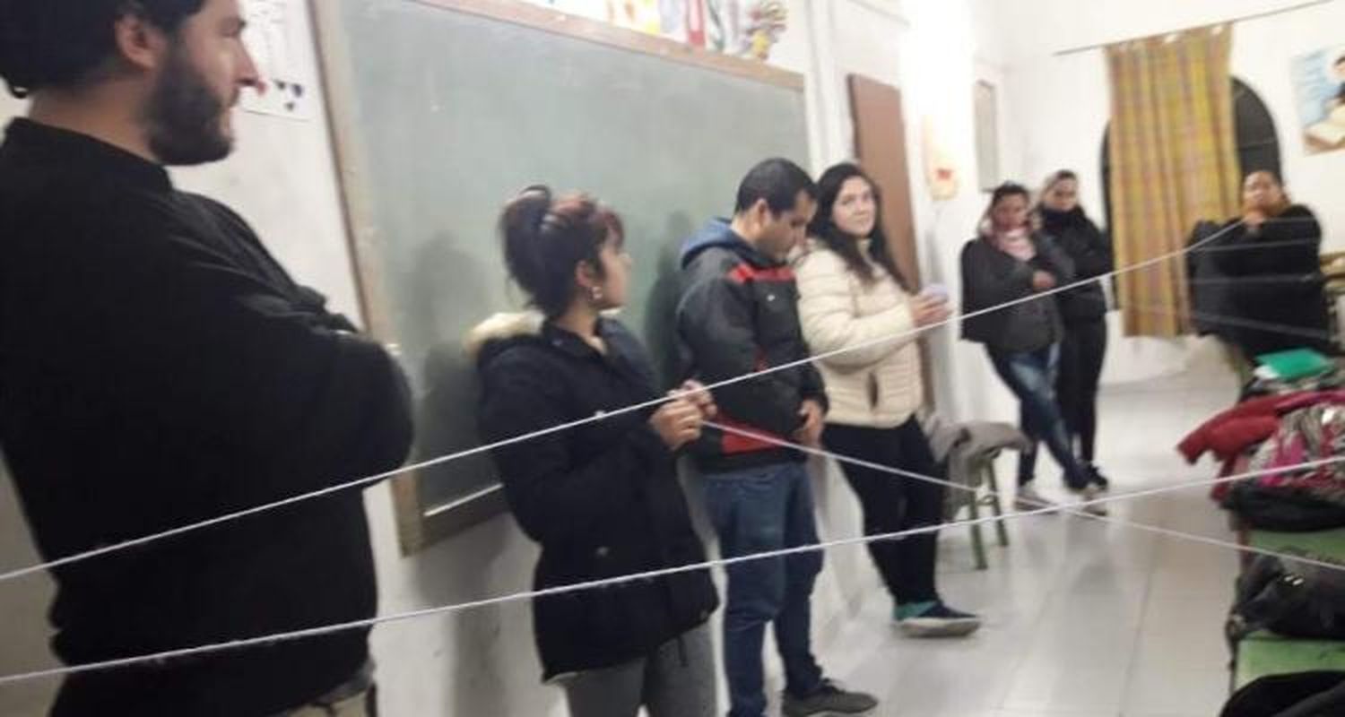 “Carta a quien decide caminar”, el texto de un profesor para los estudiantes del Fines