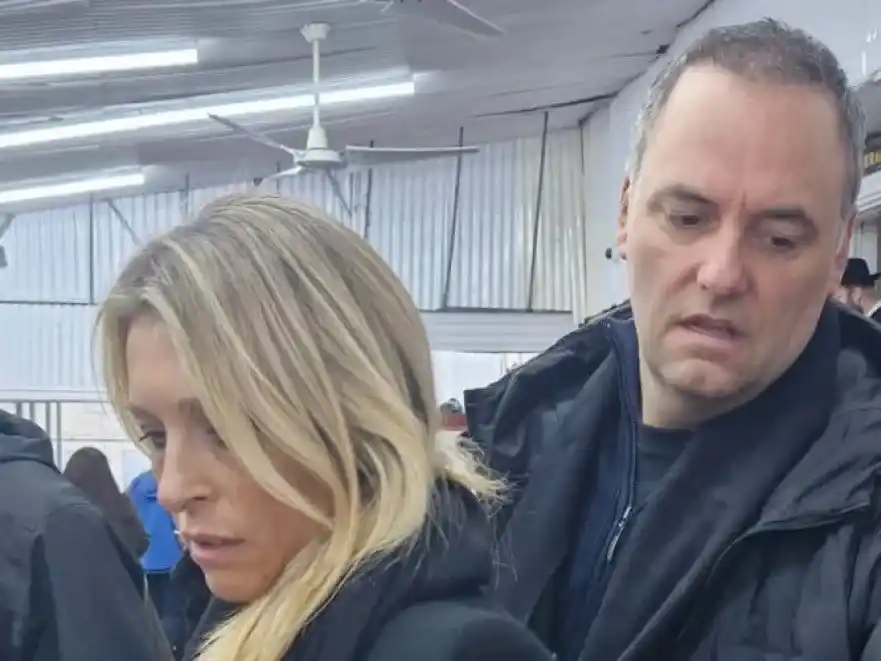 Presentan pedido de informes por la participación de la esposa de Adorni en gira presidencial