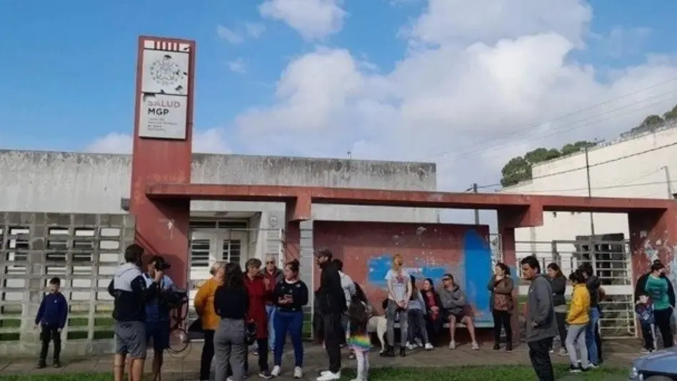Vecinos del Barrio Don Emilio reclaman más profesionales en el Caps: "nos derivan al Materno, estamos dejados de lado"