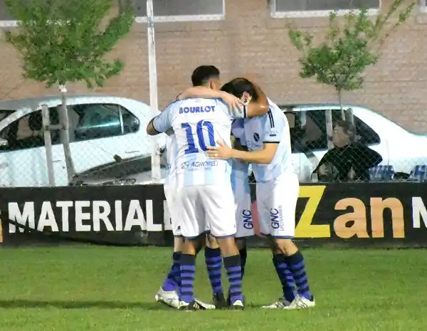 Deportivo va por un triunfo para meterse en la final de la Copa Entre Ríos