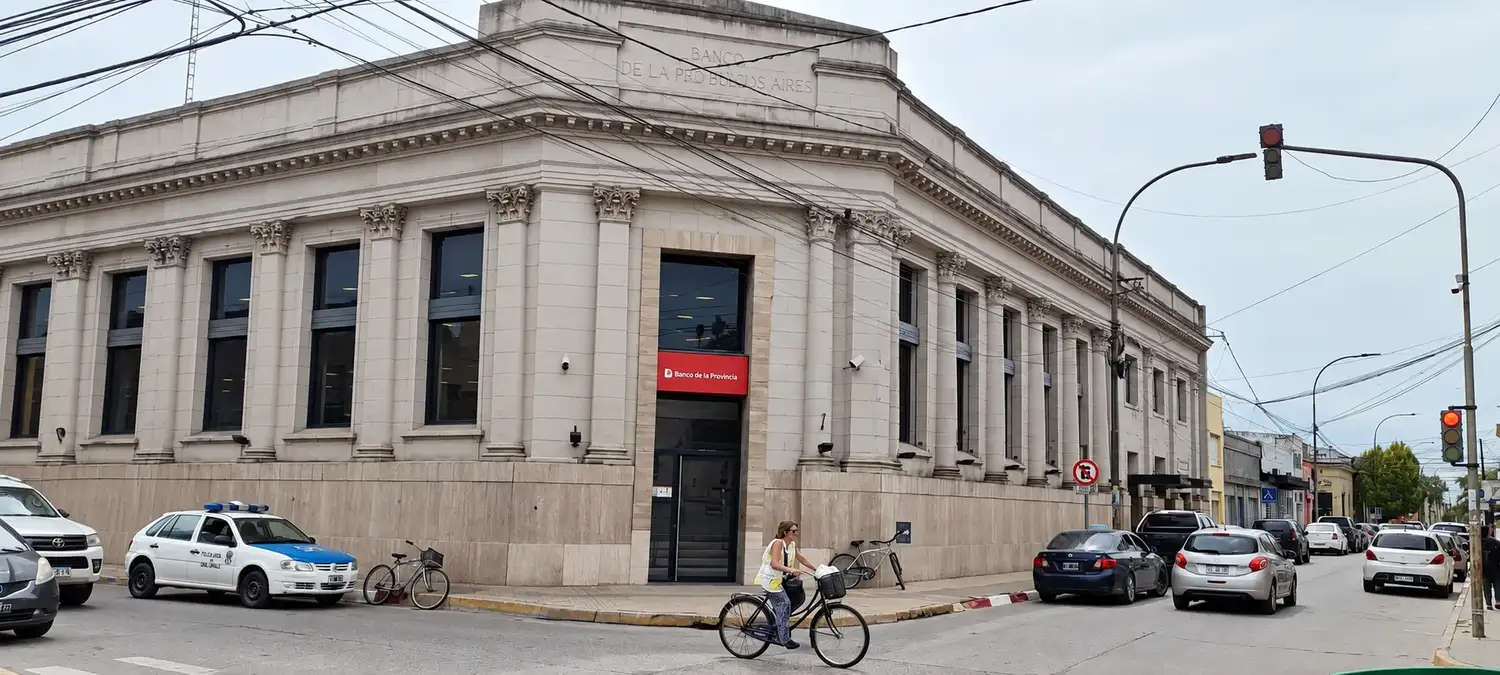 Bancarios acordaron una nueva suba y el salario inicial superó los $2,5 millones