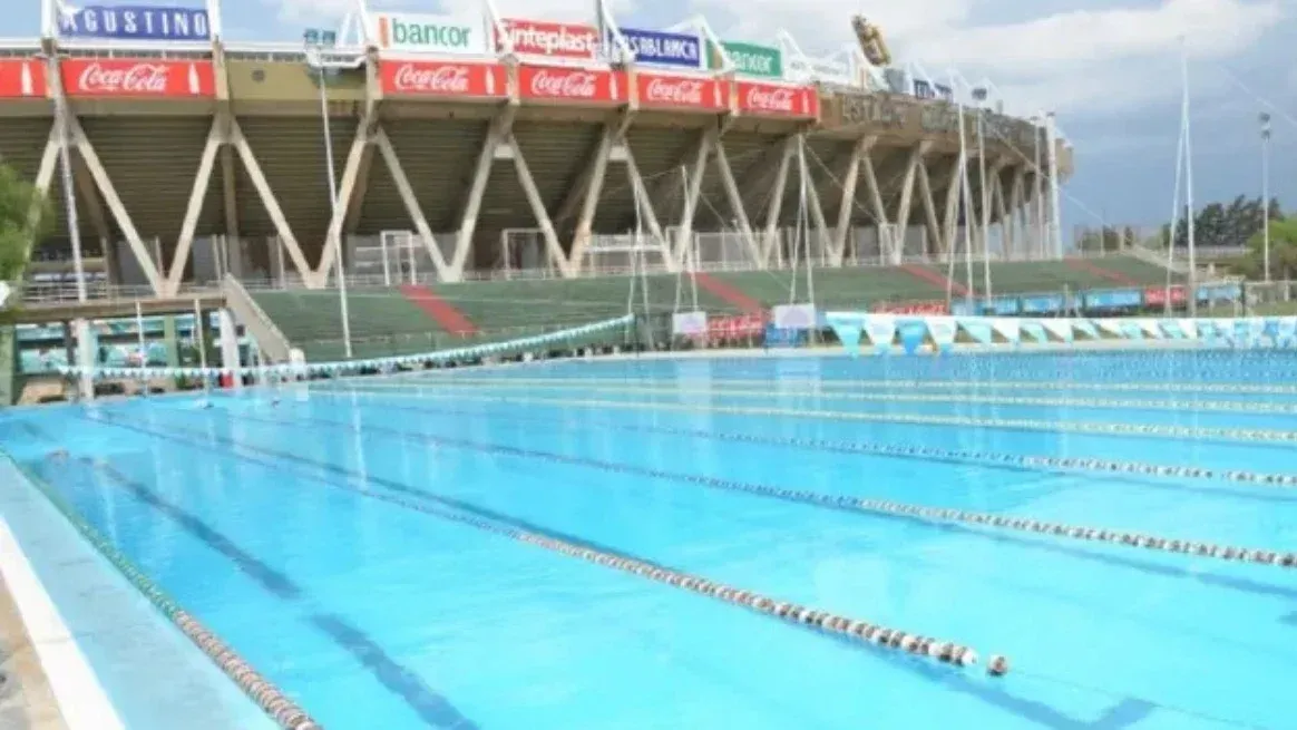 Marcelo Chiapero de 73 años se descompuso en la pileta del predio del estadio Mario Alberto Kempes.