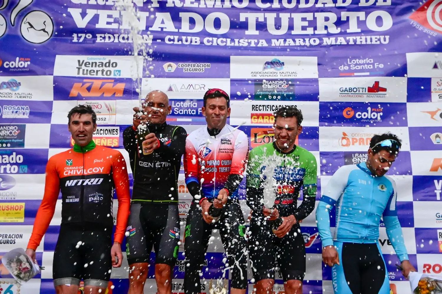 Diego Valenzuela del Equipo SAT, inscribió por primera vez su nombre en el clásico del centro del país.