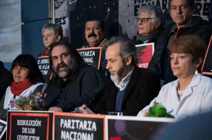 "Si creen que con la extorsión nos van a callar, se equivocaron"